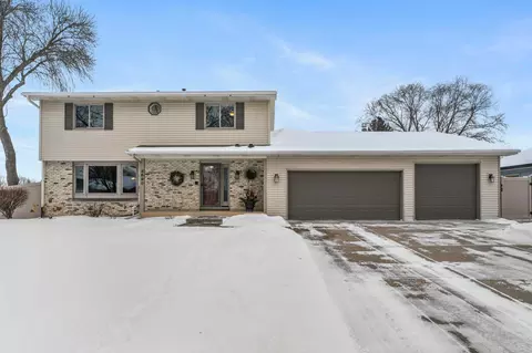 4890 Cottonwood Ln N, Plymouth, MN 55442