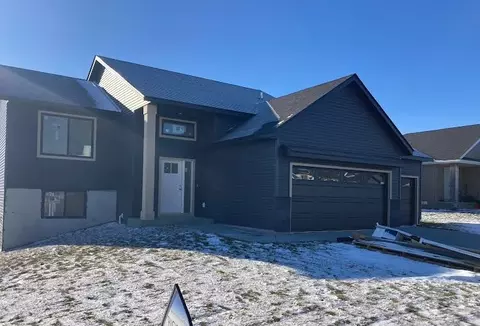 101 Fairway St, Zumbrota, MN 55992