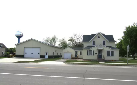 421 8th Ave, Madison, MN 56256