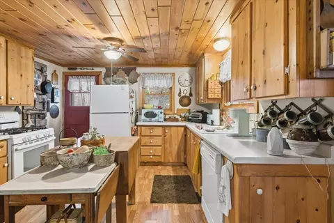 Kitchen - 2170 County Road 5 NW, Hackensack, MN 56452 photo 3 of 5