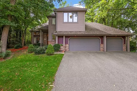 12068 Gantry Ln, Apple Valley, MN 55124