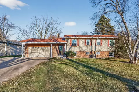 10161 Uplander St NW, Coon Rapids, MN 55433