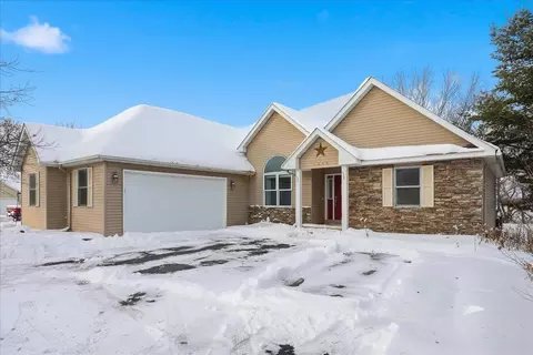 1550 Dutch Heritage Ln, Baldwin, WI 54002