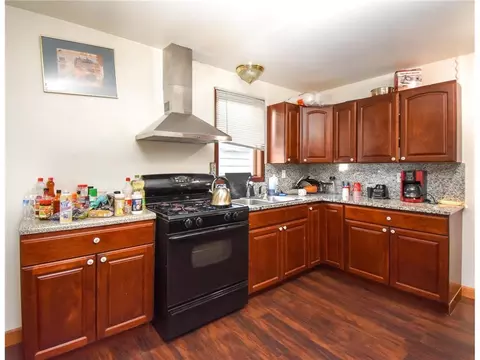 980 3rd St E, Saint Paul, MN 55106 photo 5