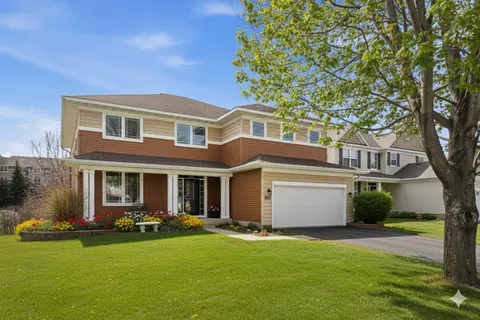 15308 Plumstone Dr, Eden Prairie, MN 55347