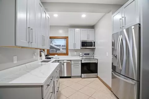 1201 6th St E, Saint Paul, MN 55106