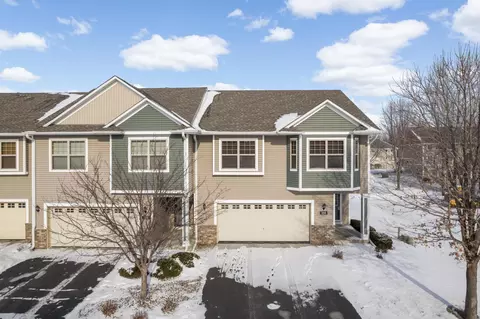3190 Frontier Dr, Woodbury, MN 55129