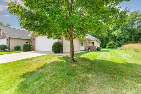 1822 Bohmbach Dr, Red Wing, MN 55066