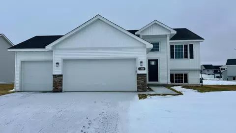 1500 Raccoon Ln, New Richmond, WI 54017