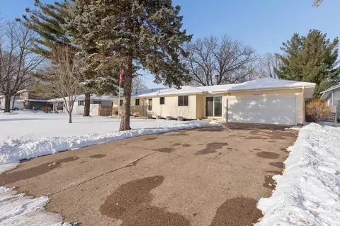 2912 W 88th St, Bloomington, MN 55431