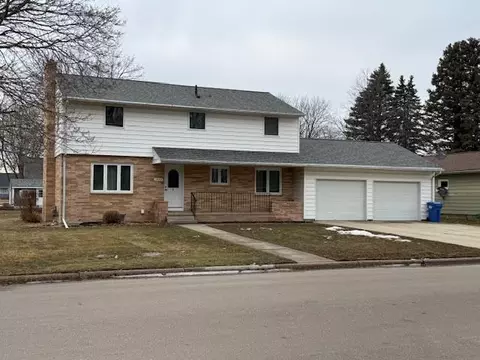 1405 9th St, Clarkfield, MN 56223