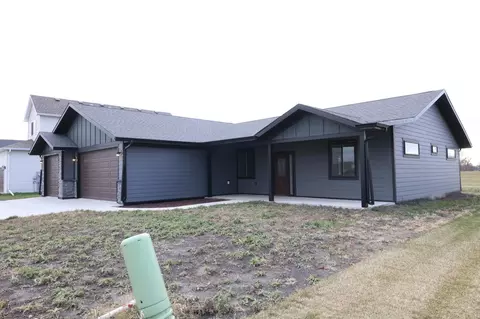4712 Hampton Loop S, Moorhead, MN 56560 photo 2