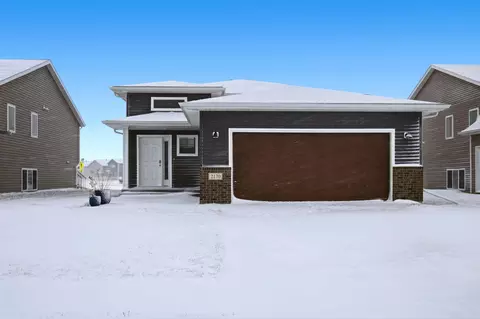 2170 Dock Dr W, West Fargo, ND 58078