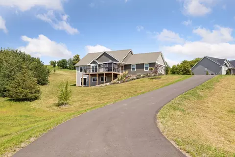 708 Mojo Trl, Hudson, WI 54016