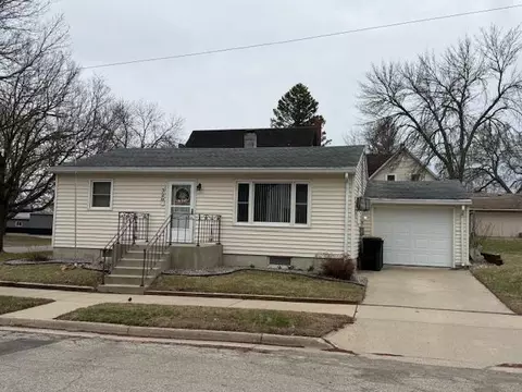 320 W 3rd St, Morton, MN 56270