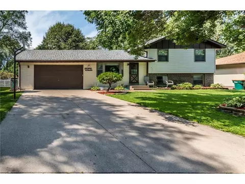 11340 7th St NE, Blaine, MN 55434