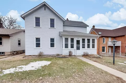 105 1st St SW, New Prague, MN 56071