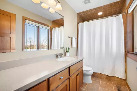 Bath - 1502 Epperstone Enclave, Byron, MN 55920 photo 5 of 6