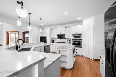 Kitchen - 1502 Epperstone Enclave, Byron, MN 55920 photo 4 of 5