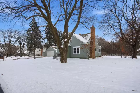 760 Heather Dr, Shoreview, MN 55126