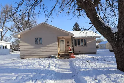 714 Lyndale Ave, Morris, MN 56267