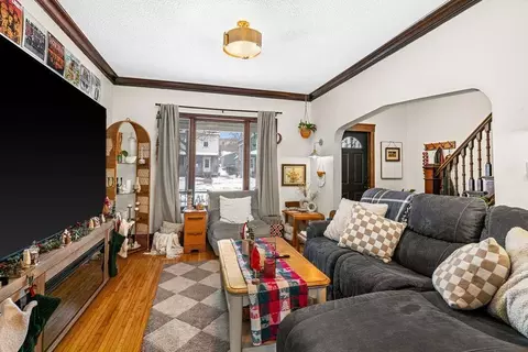 Living - 3816 W 5th St, Duluth, MN 55807 photo 1 of 2