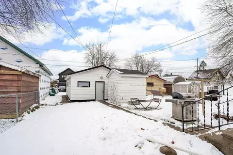 Exterior - 3816 W 5th St, Duluth, MN 55807 photo 4 of 8