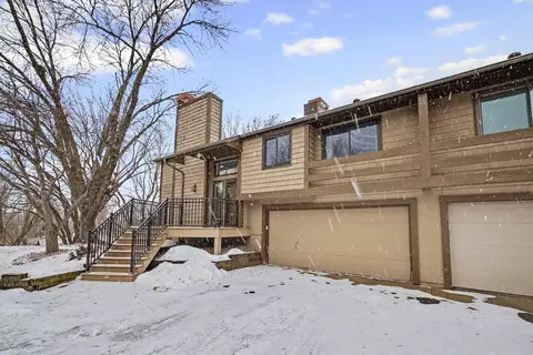 11557 Carriage Ct, Eden Prairie, MN 55344