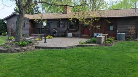 Exterior - 941 Mary Ave, Willmar, MN 56201 photo 9 of 17