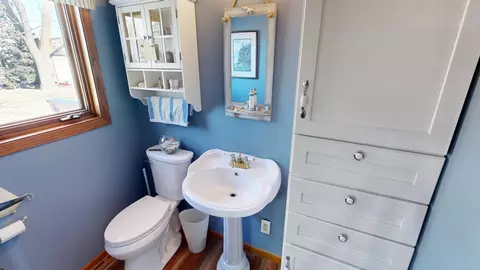 Bath - 941 Mary Ave, Willmar, MN 56201 photo 1 of 6