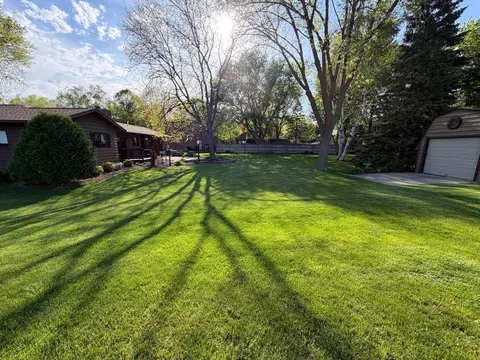 Exterior - 941 Mary Ave, Willmar, MN 56201 photo 5 of 17