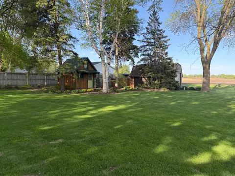 Exterior - 941 Mary Ave, Willmar, MN 56201 photo 4 of 17