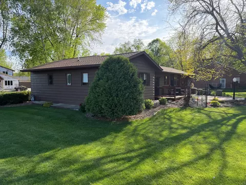 Exterior - 941 Mary Ave, Willmar, MN 56201 photo 14 of 17