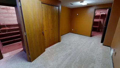 Bedroom - 941 Mary Ave, Willmar, MN 56201 photo 9 of 10