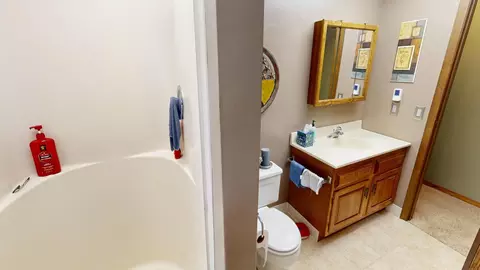 Bath - 941 Mary Ave, Willmar, MN 56201 photo 6 of 6