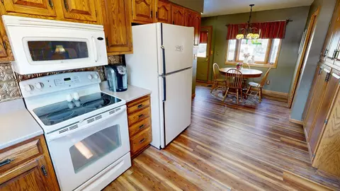 Kitchen - 941 Mary Ave, Willmar, MN 56201 photo 4 of 4