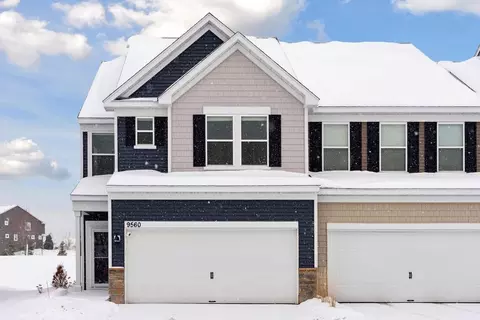 9560 4th St N, Lake Elmo, MN 55042