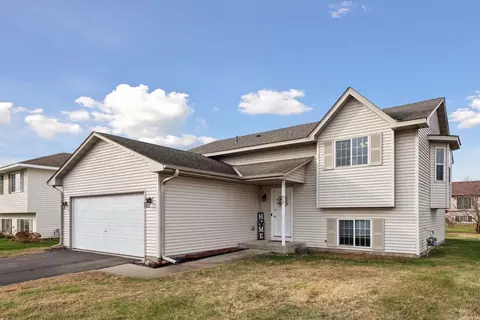 800 Orchard Cir, Belle Plaine, MN 56011