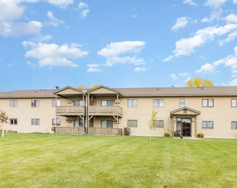 2114 Village Dr #123, Red Wing, MN 55066
