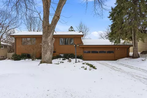 3832 Gettysburg Ave N, New Hope, MN 55427