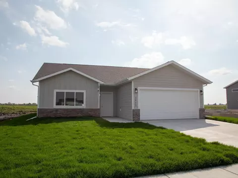 2952 74th Ave S, Fargo, ND 58104
