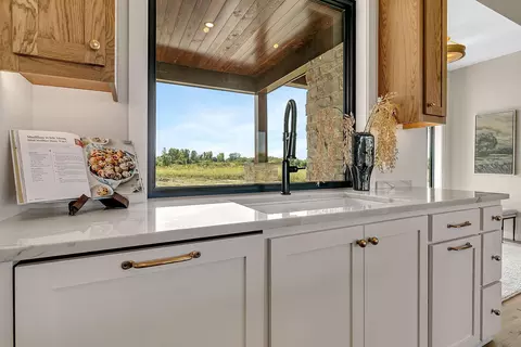 Kitchen - 1093 20th Ave N, Sartell, MN 56377 photo 4 of 10
