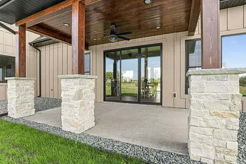 Exterior - 1093 20th Ave N, Sartell, MN 56377 photo 3 of 4