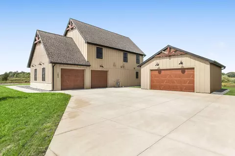 Exterior - 1093 20th Ave N, Sartell, MN 56377 photo 2 of 4