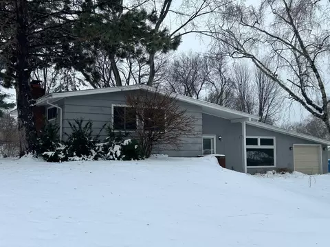 2366 Oak Ln, White Bear Lake, MN 55110