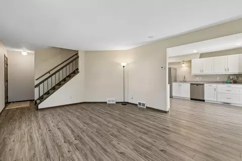 3873 Dolomite Dr, Eagan, MN 55122 photo 11