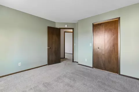 3873 Dolomite Dr, Eagan, MN 55122 photo 16