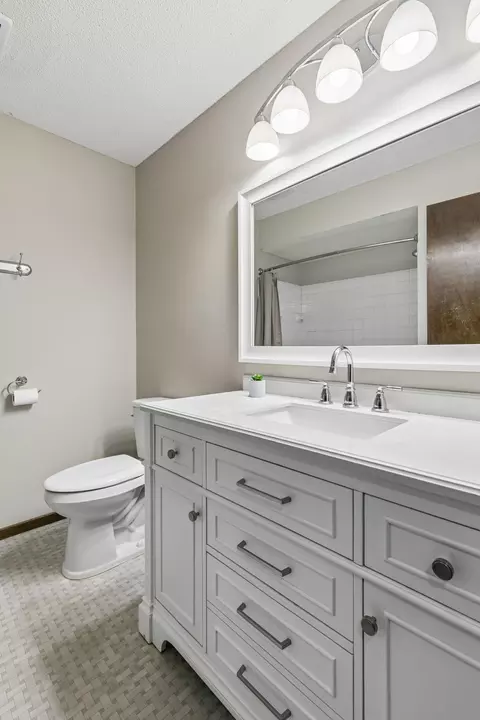 3873 Dolomite Dr, Eagan, MN 55122 photo 21