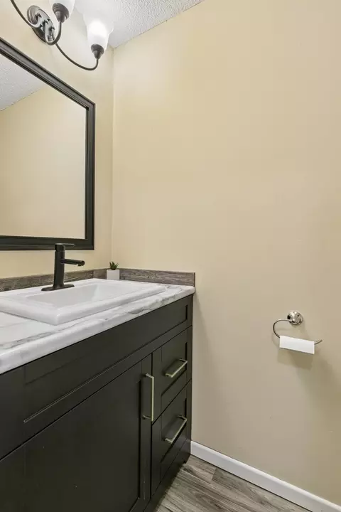 3873 Dolomite Dr, Eagan, MN 55122 photo 13