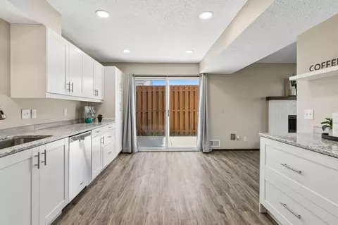 3873 Dolomite Dr, Eagan, MN 55122 photo 5